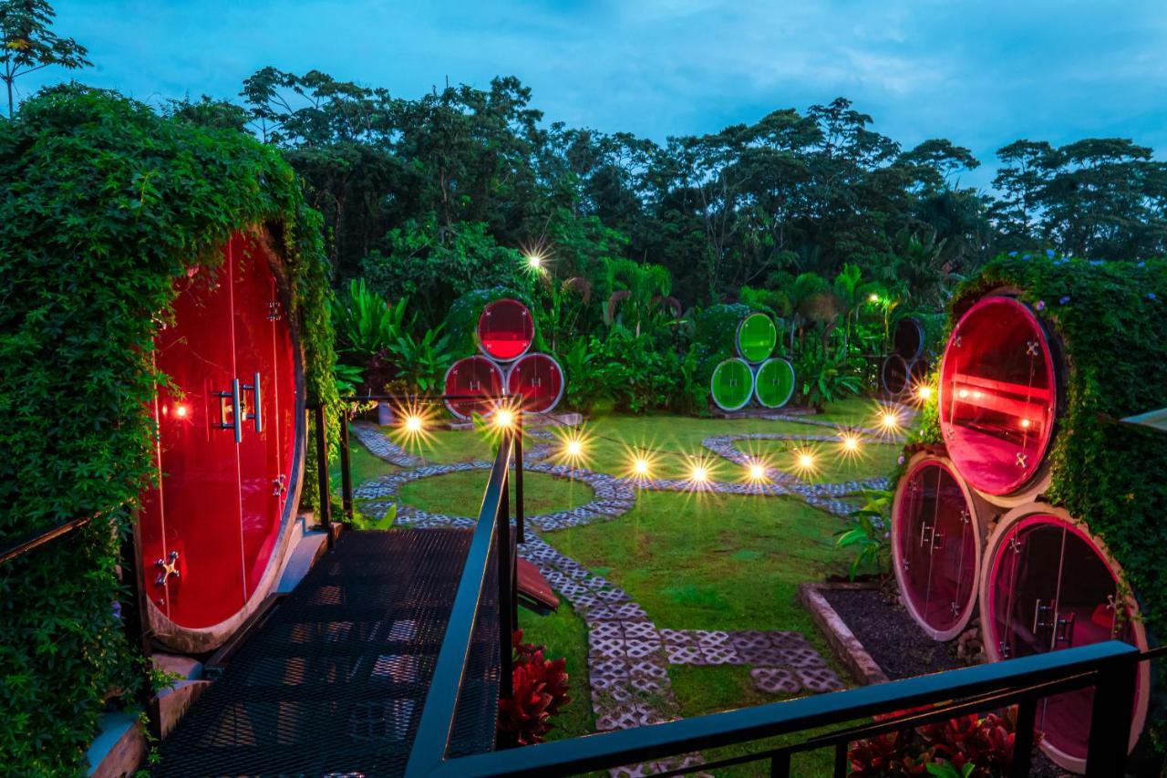 Arenal Backpackers Resort La Fortuna Exterior photo The resort's "Wine Bar"