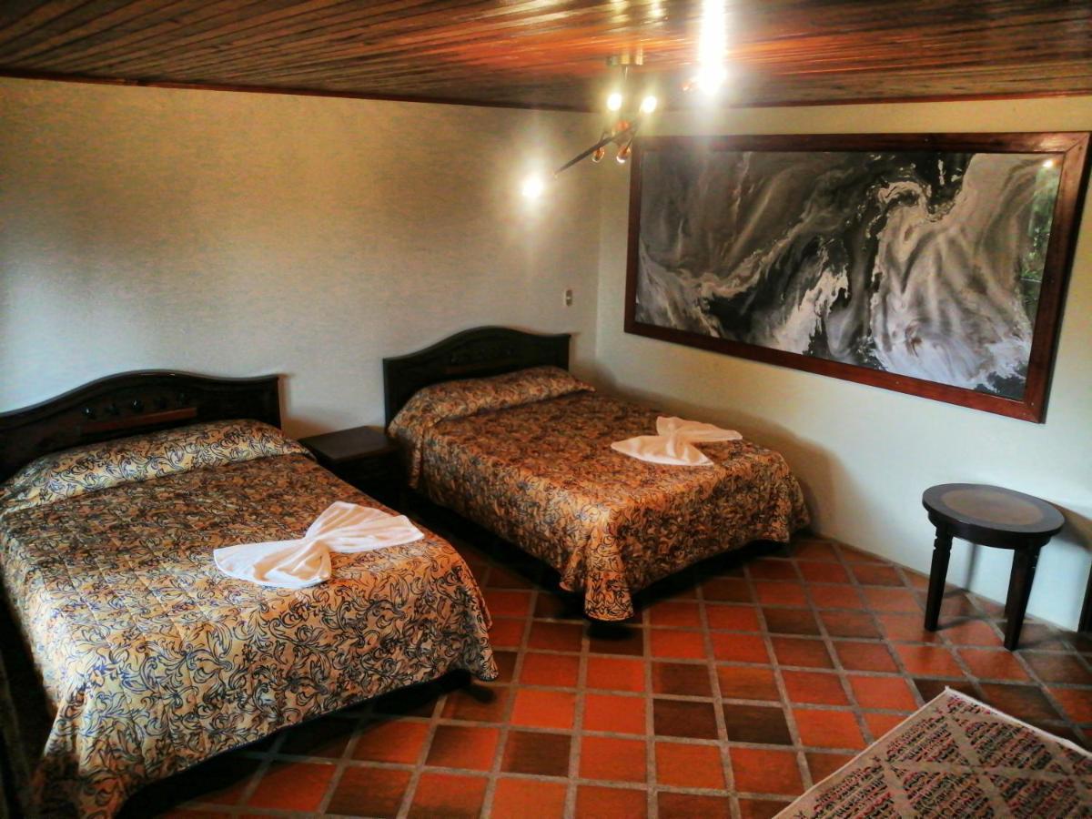 Arenal Backpackers Resort La Fortuna Exterior photo