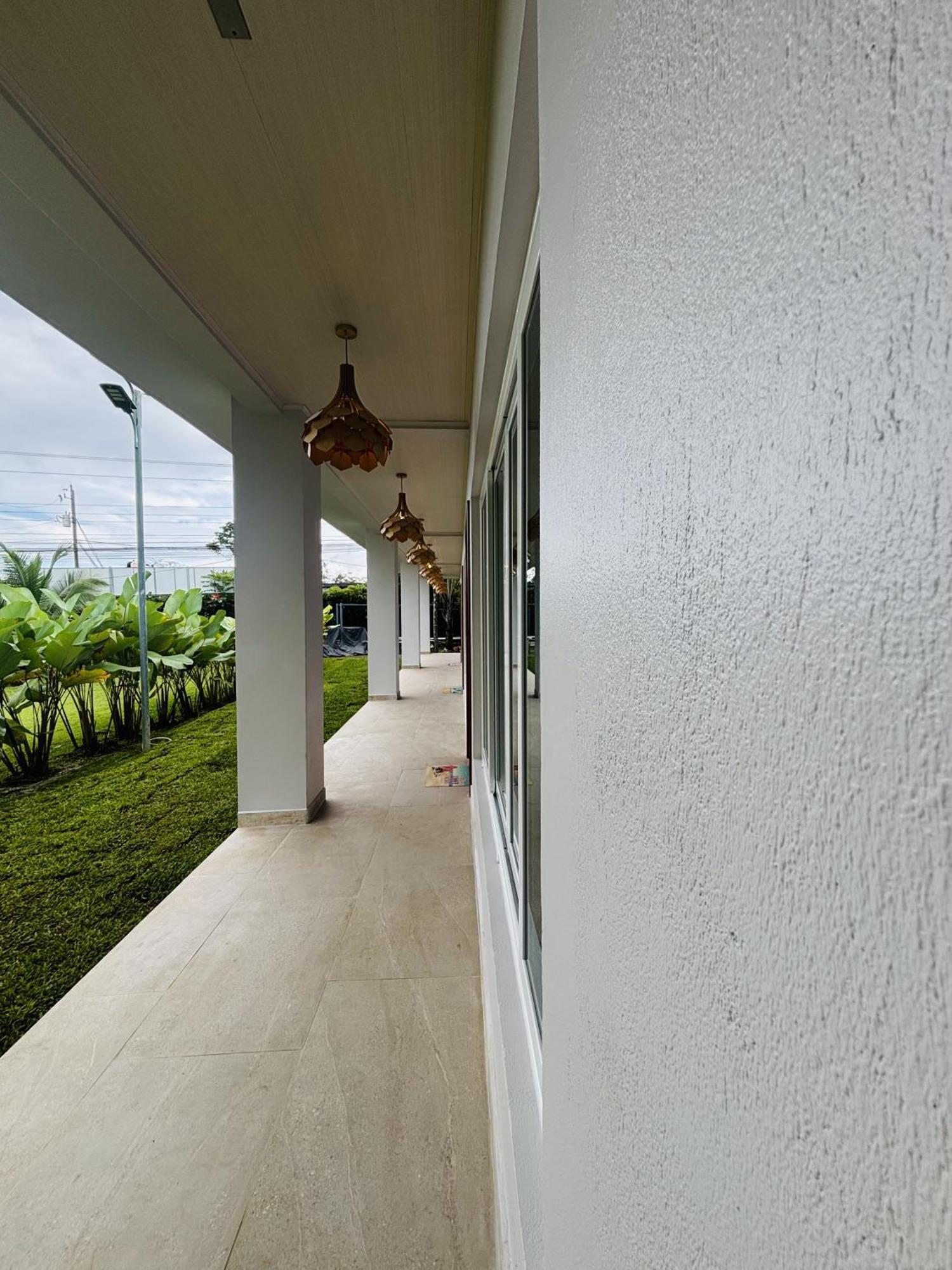 Arenal Backpackers Resort La Fortuna Exterior photo The corridor of the school